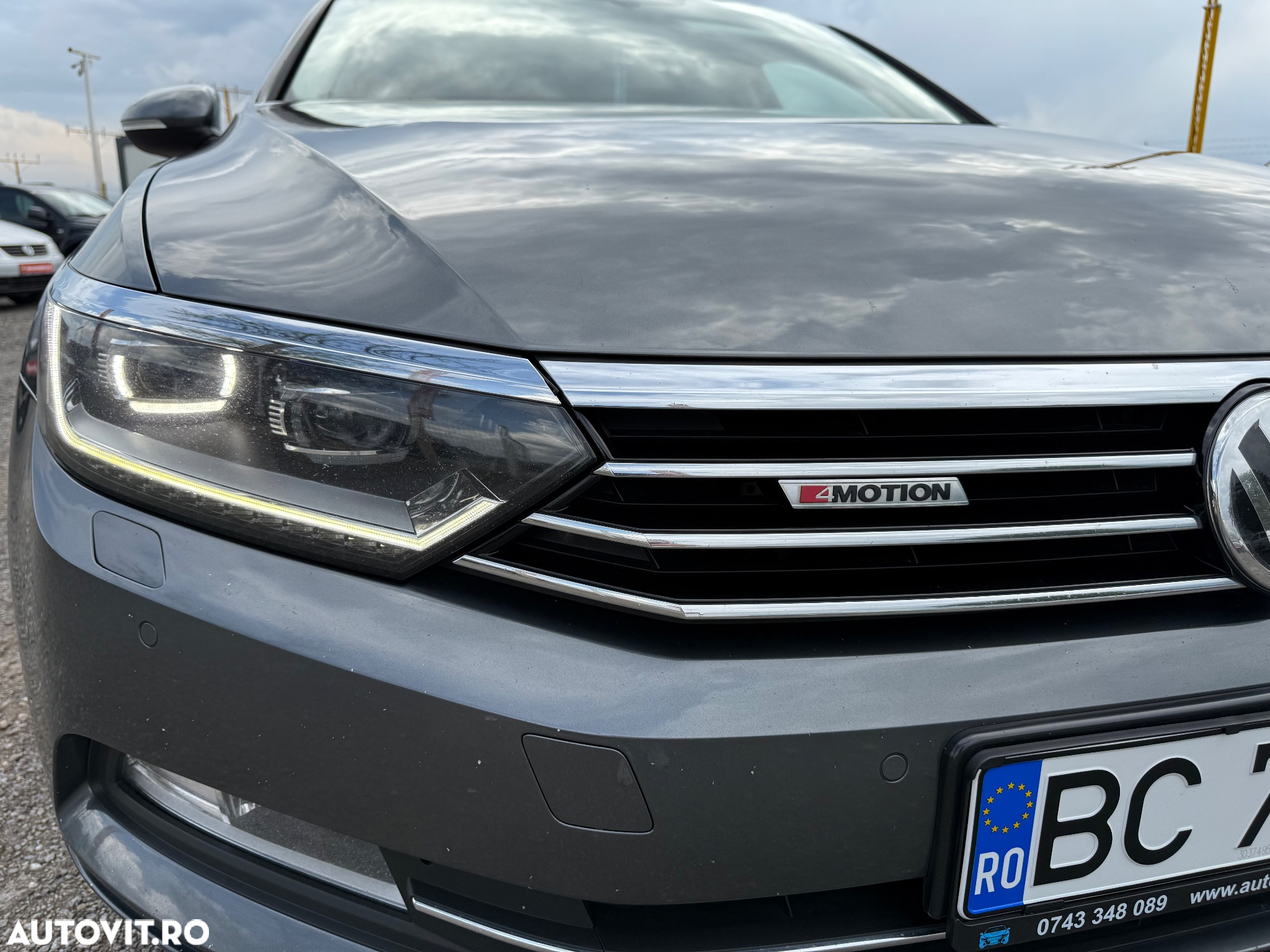 Volkswagen Passat Variant 2.0 TDI DSG 4Motion Highline - 12