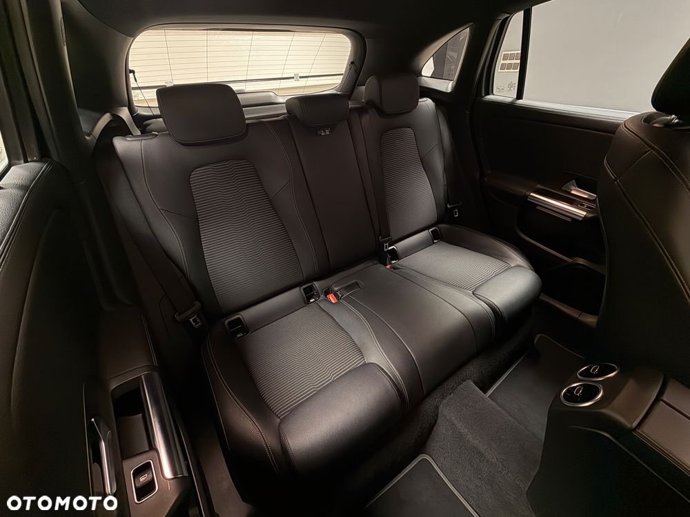 Mercedes-Benz GLA 200 Progressive - 27