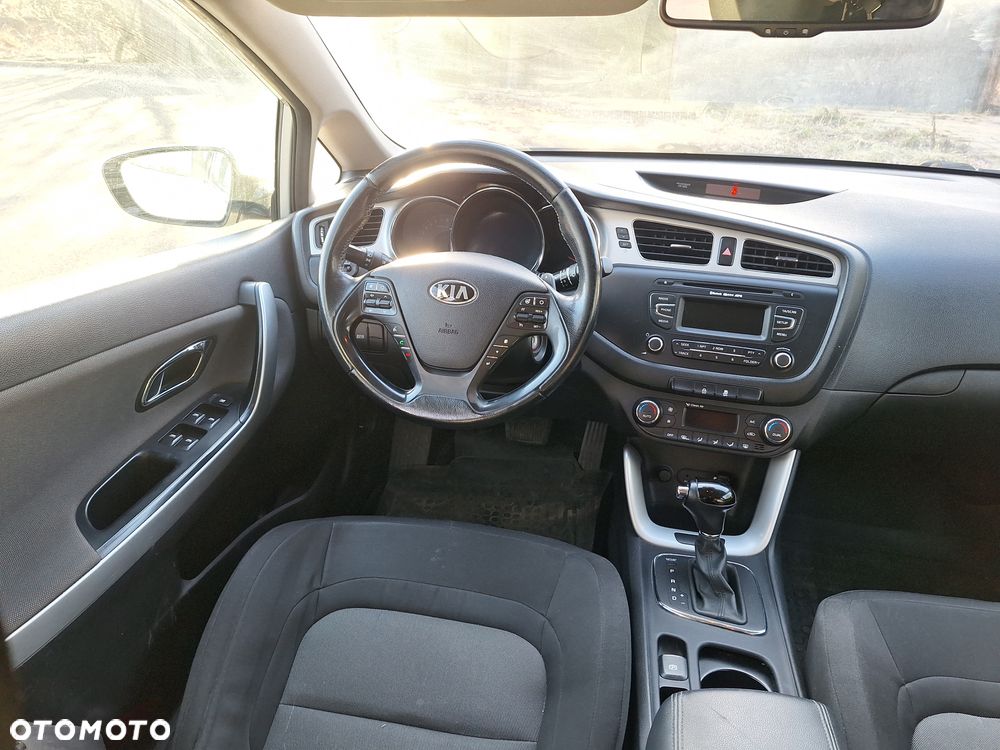 Kia Ceed - 12