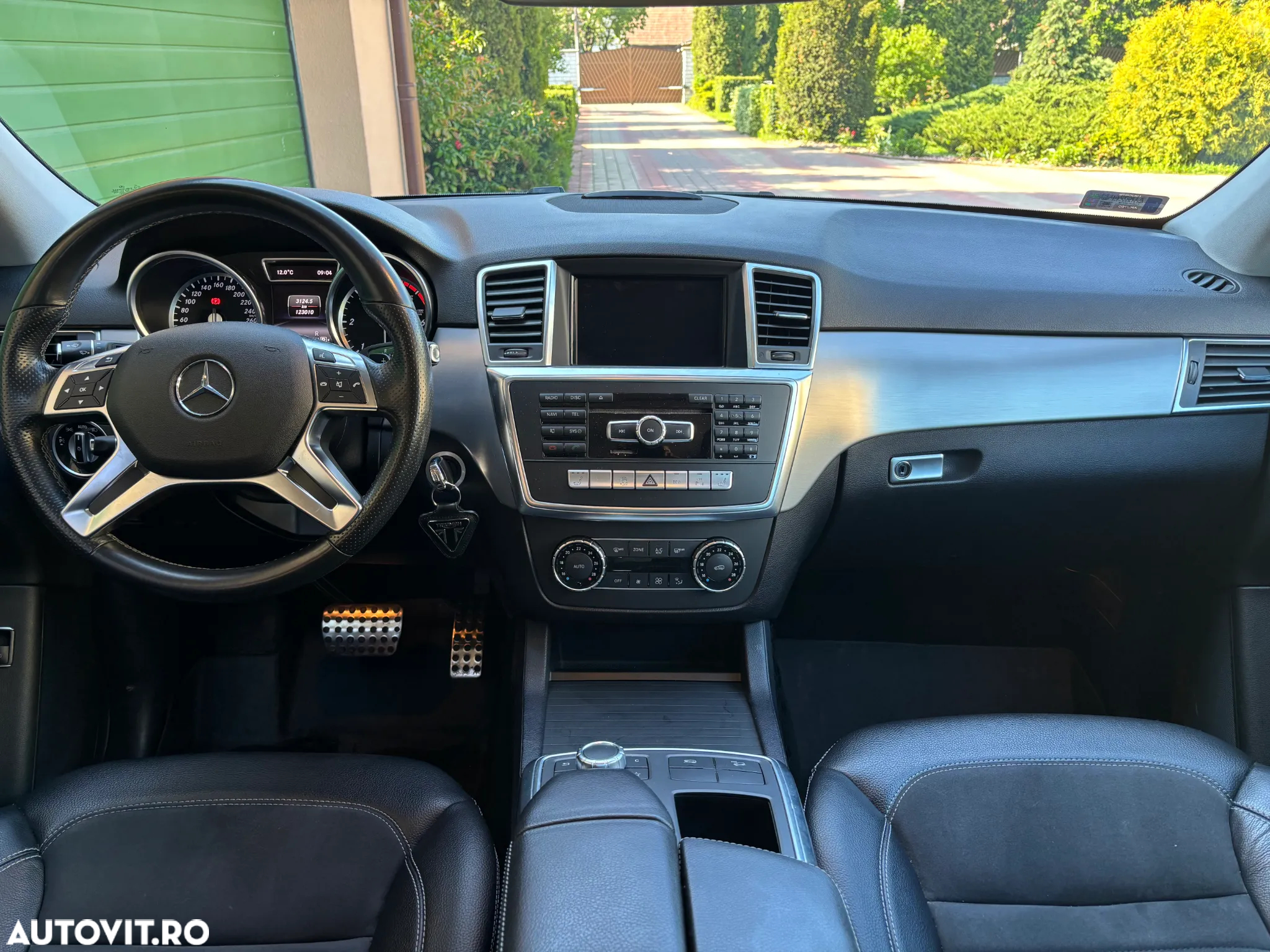 Mercedes-Benz ML 350 BlueTec 4MATIC Aut - 12