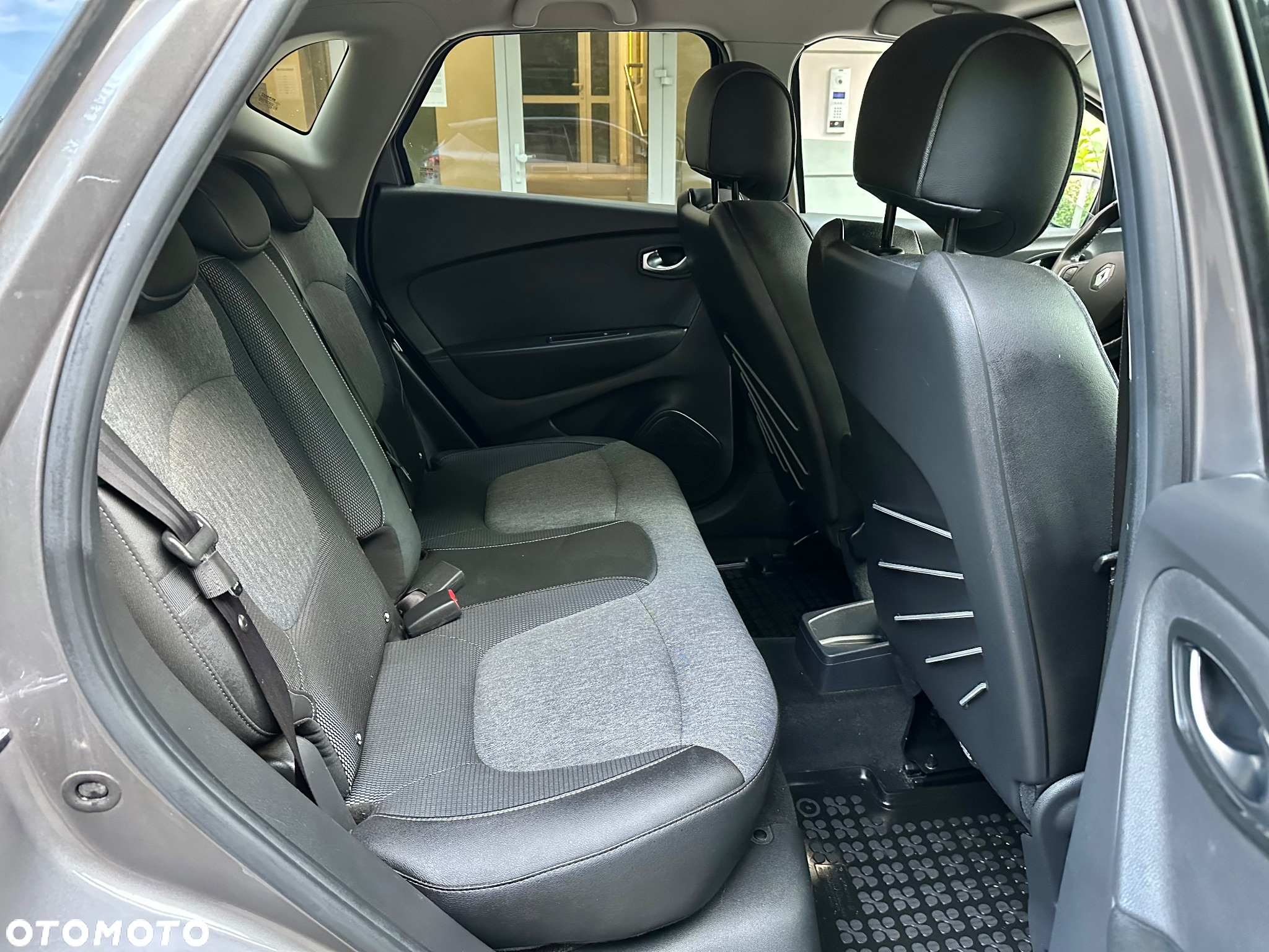 Renault Captur 1.2 Energy TCe XMOD - 17
