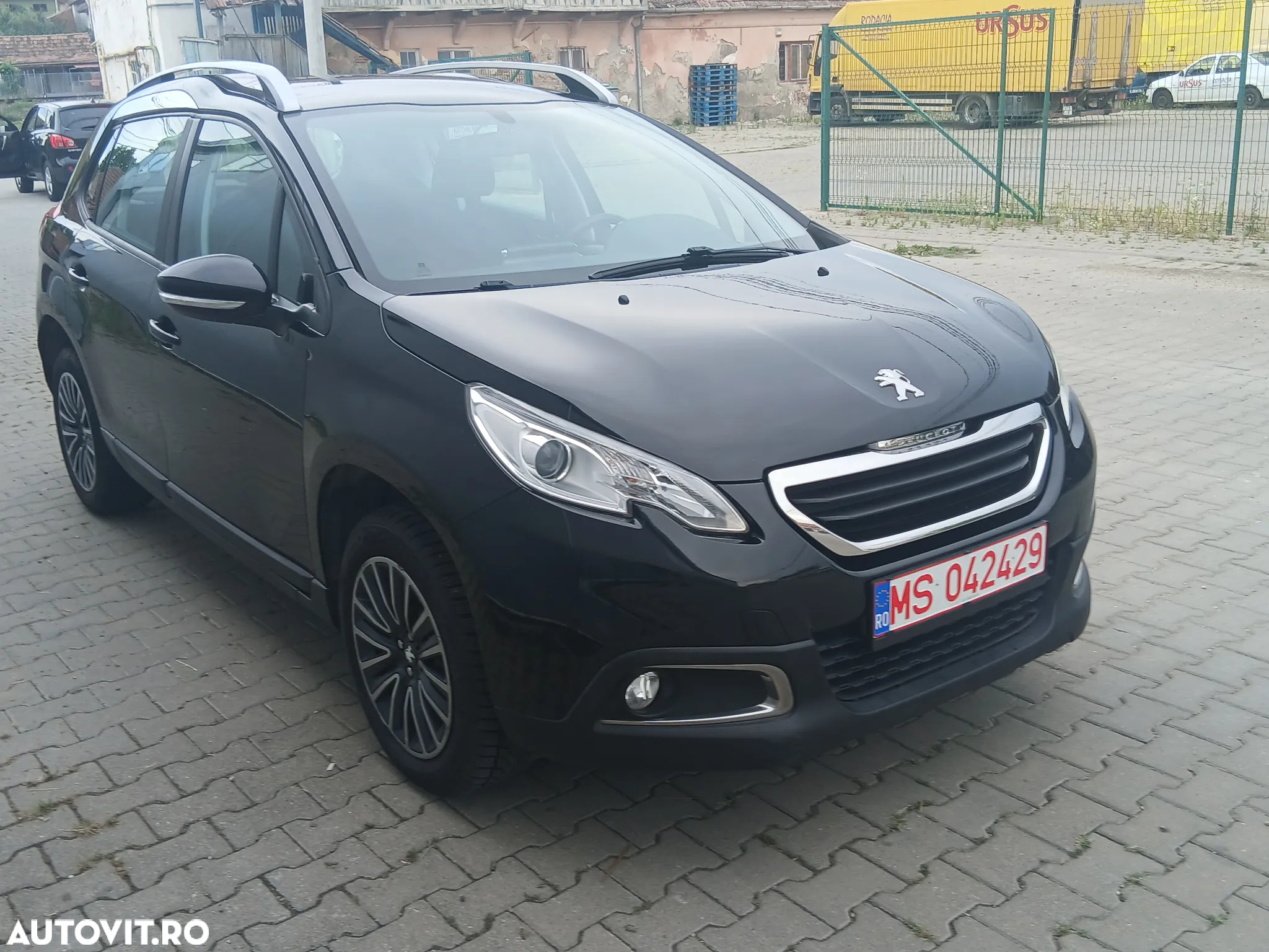 Peugeot 2008 1.2 L PureTech Active - 4