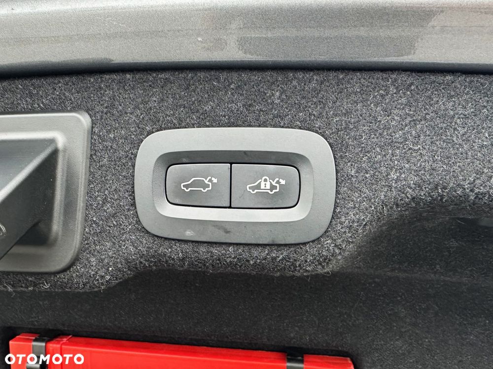 Volvo S90 - 33