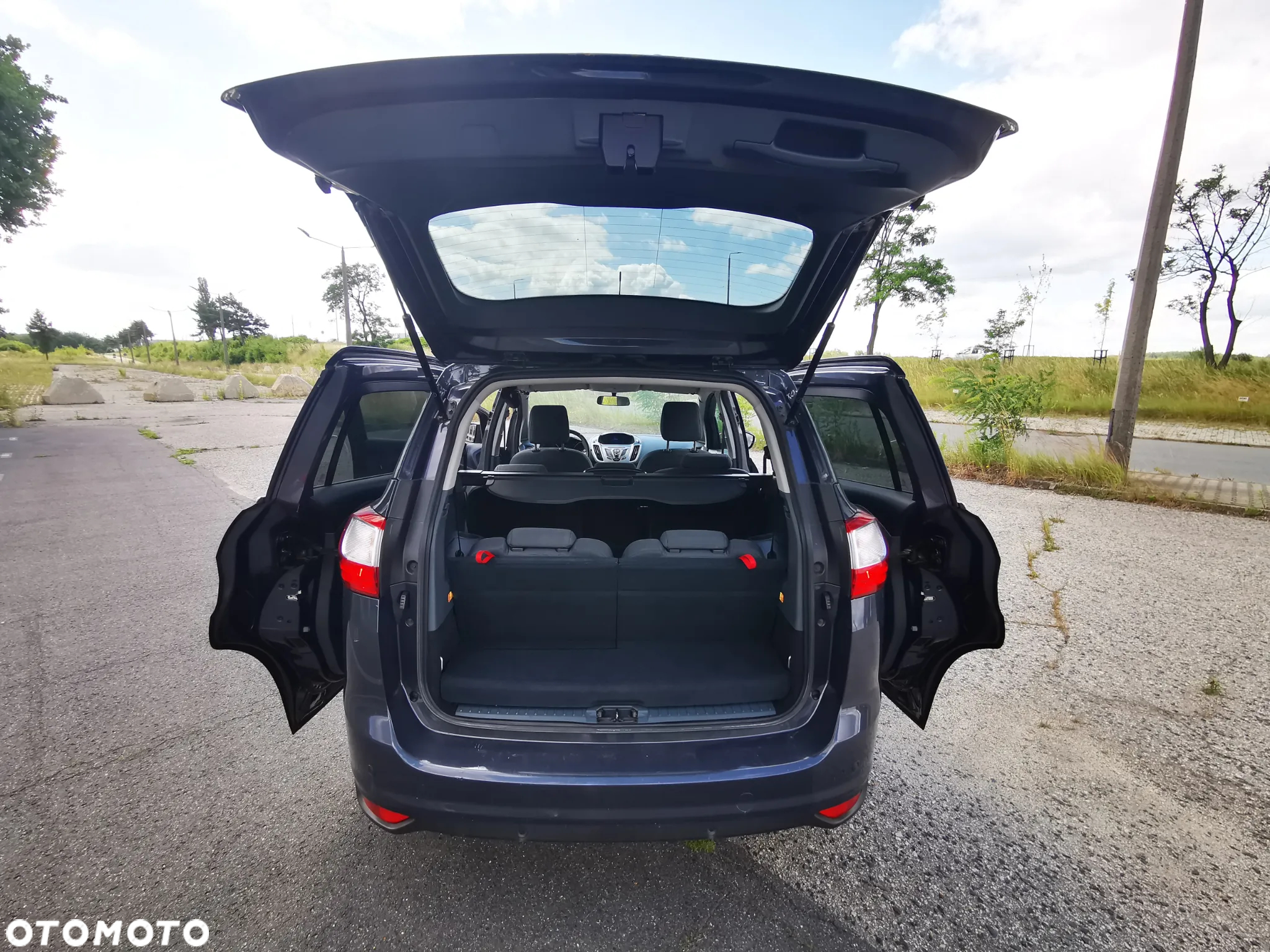 Ford Grand C-MAX 2.0 TDCi Champions Edition - 15