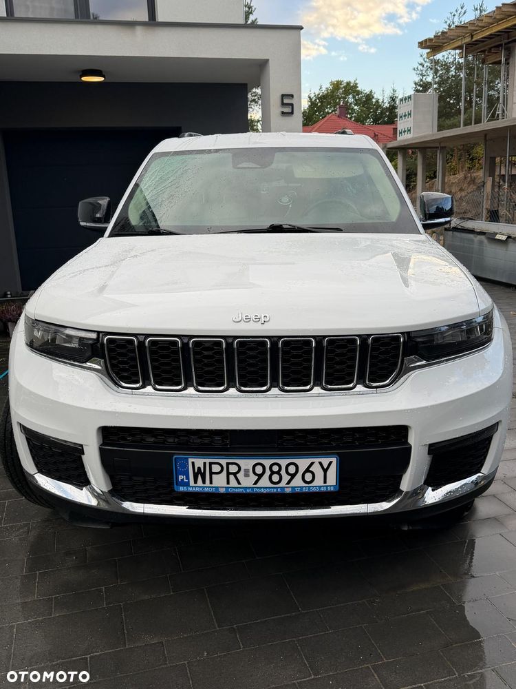 Jeep Grand Cherokee - 22