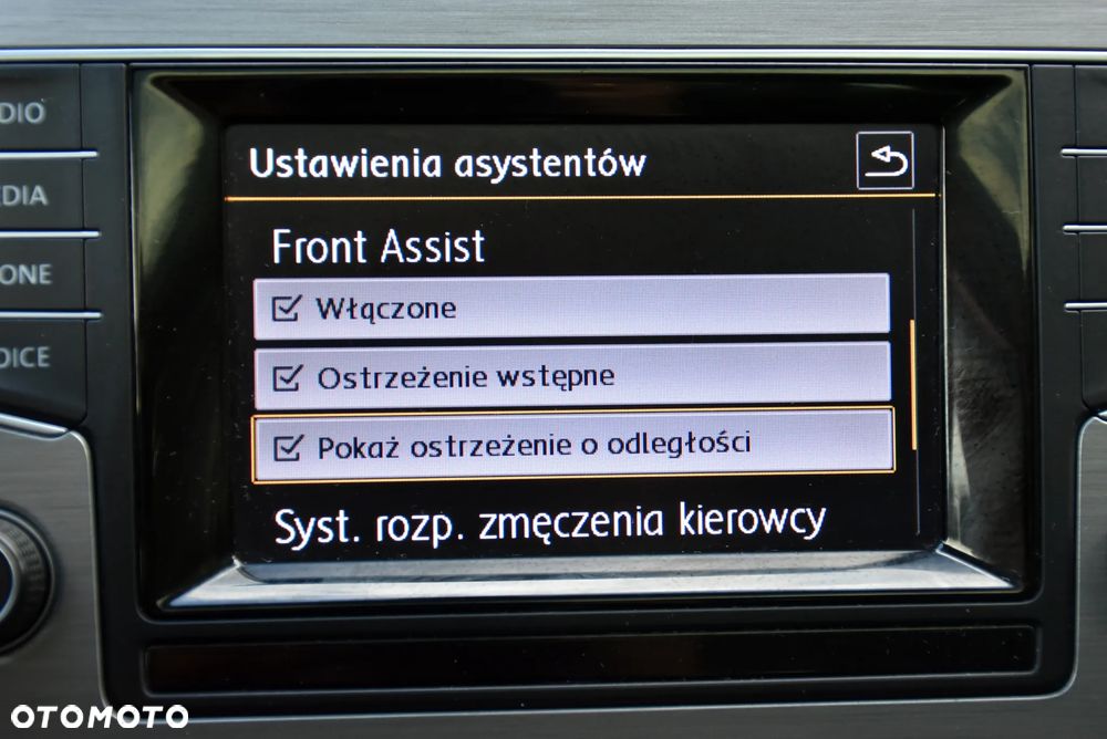 Volkswagen Golf 1.6 TDI BlueMotion Technology DSG Comfortline - 32