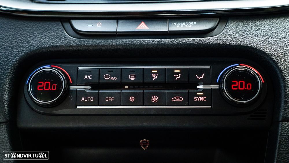 Kia XCeed 1.0 T-GDI Tech - 25