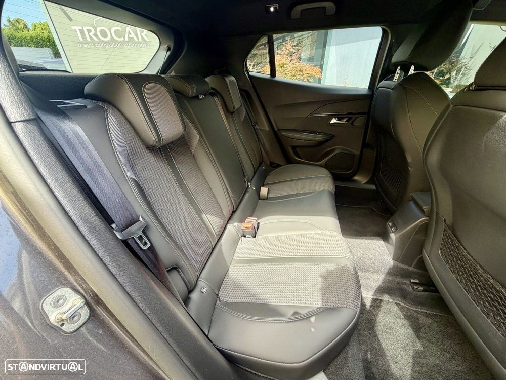 Peugeot 2008 1.5 BlueHDi GT - 12