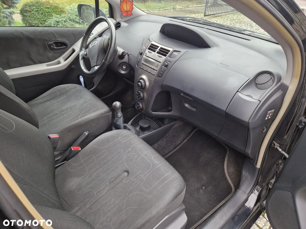 Toyota Yaris - 19