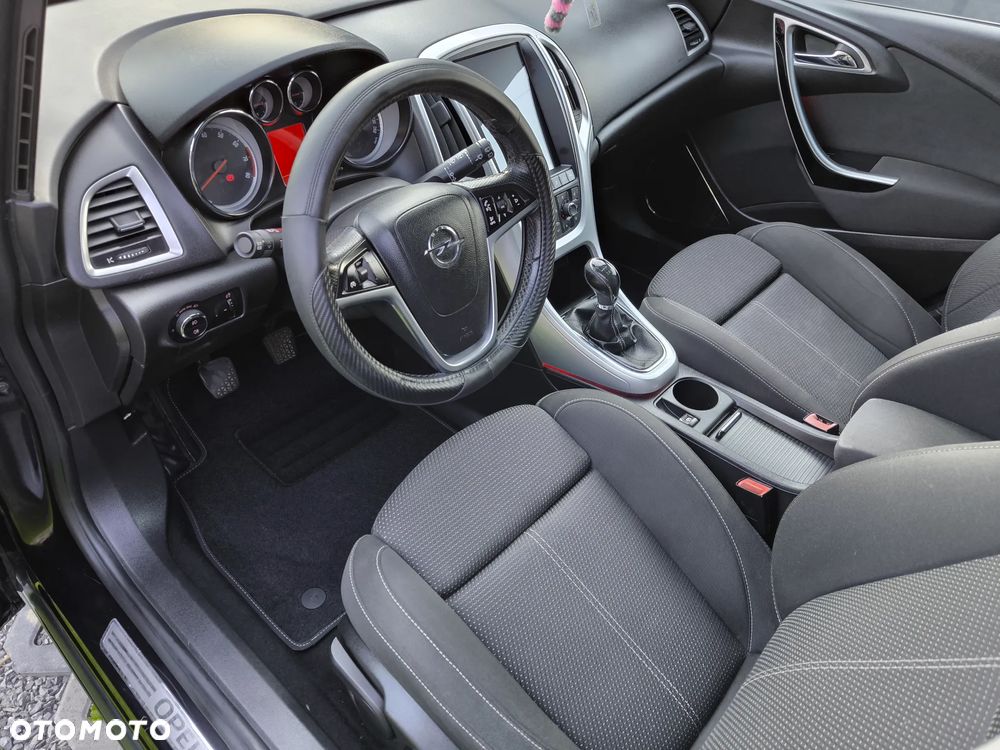 Opel Astra 1.6 Turbo Cosmo - 23