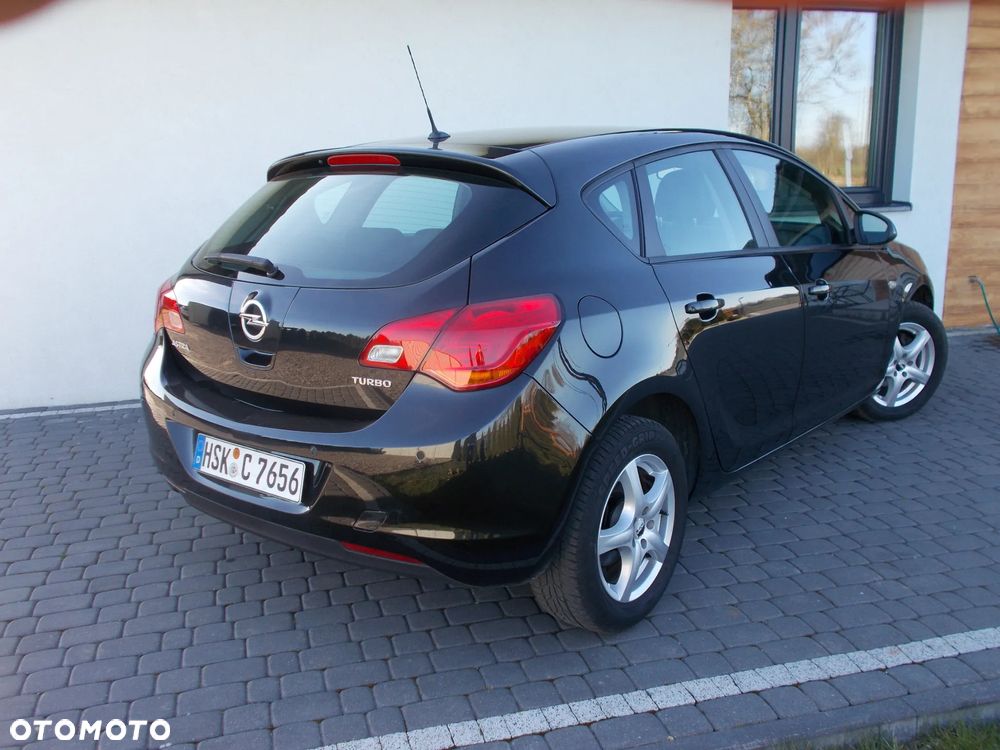 Opel Astra IV 1.4 T Cosmo - 4