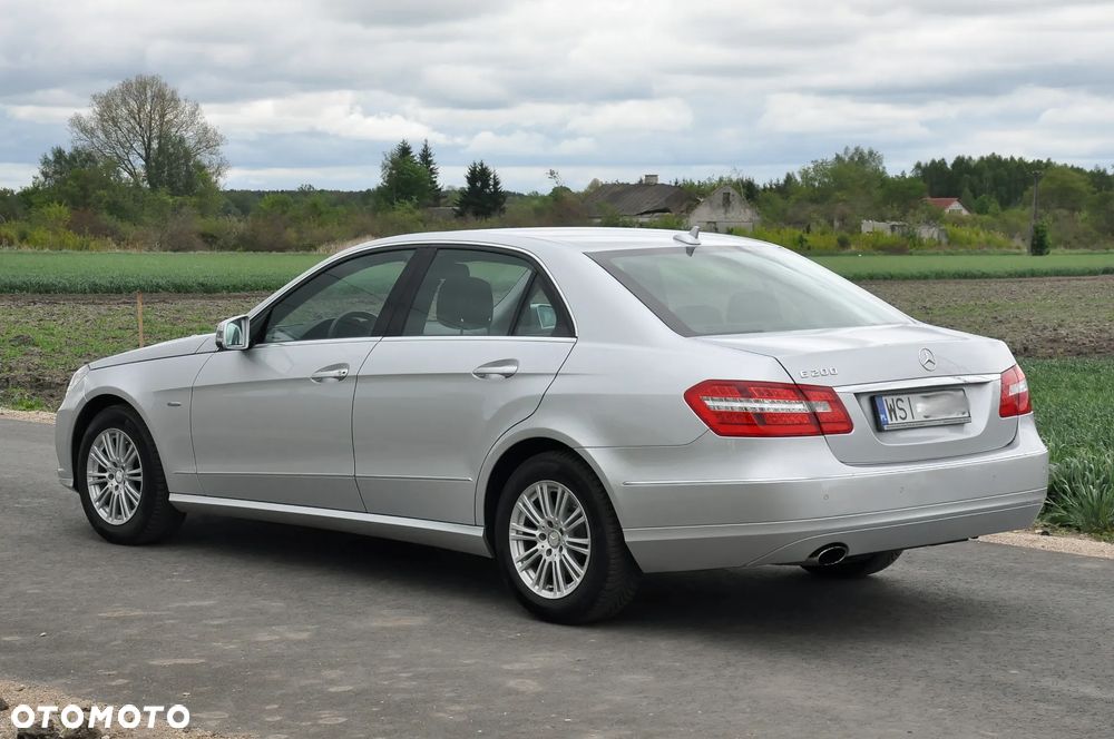Mercedes-Benz Klasa E 250 CGI BlueEFFICIENCY 7G-TRONIC Elegance - 20