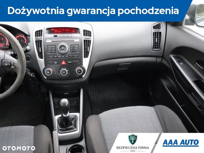 Kia Ceed - 9
