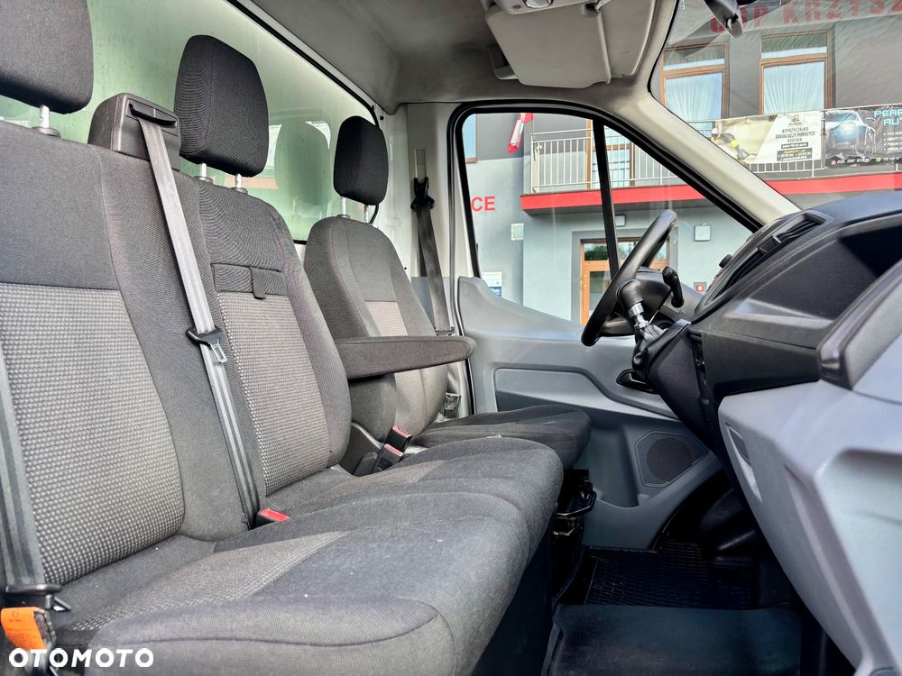 Ford Transit - 32