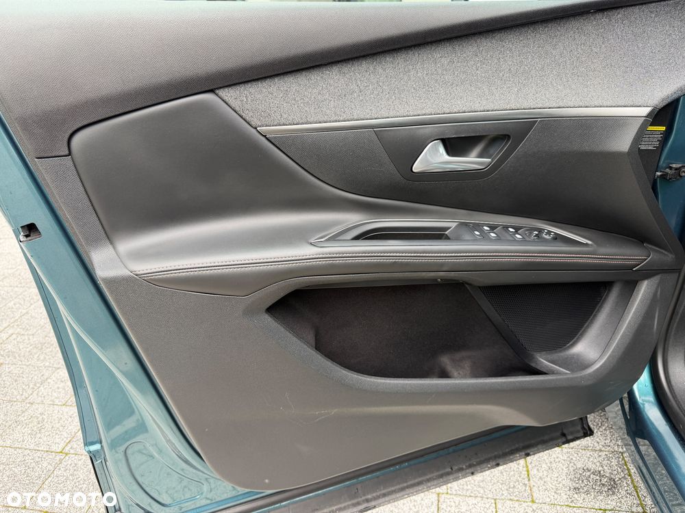 Peugeot 5008 THP 165 EAT6 Allure - 20
