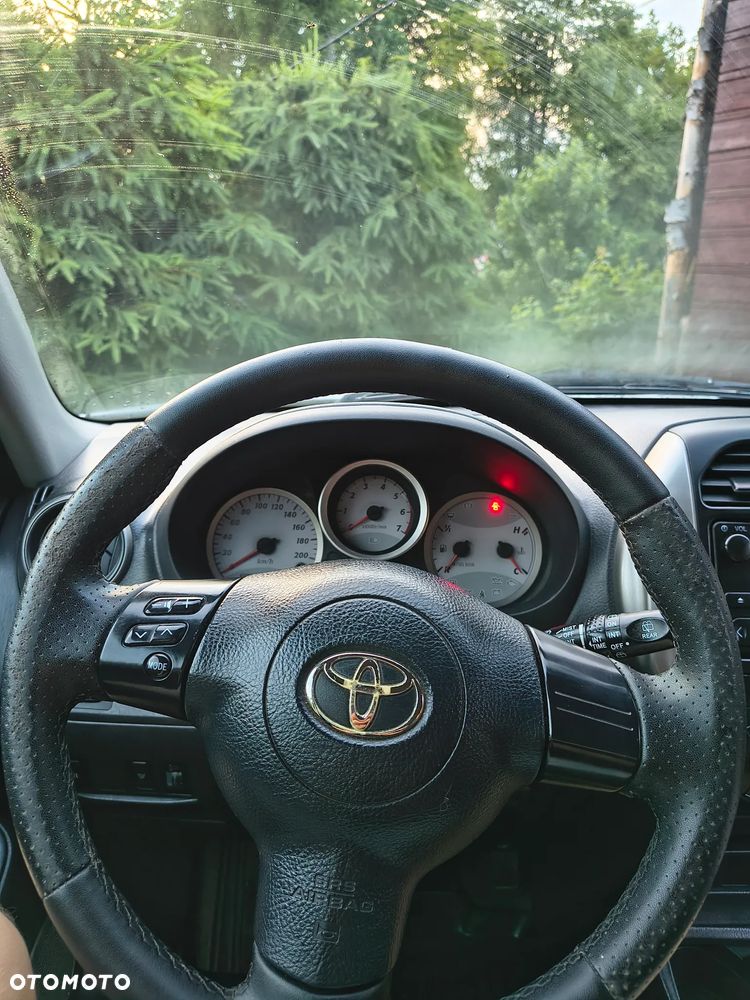 Toyota RAV4 2.0 D-4D 4x4 - 20