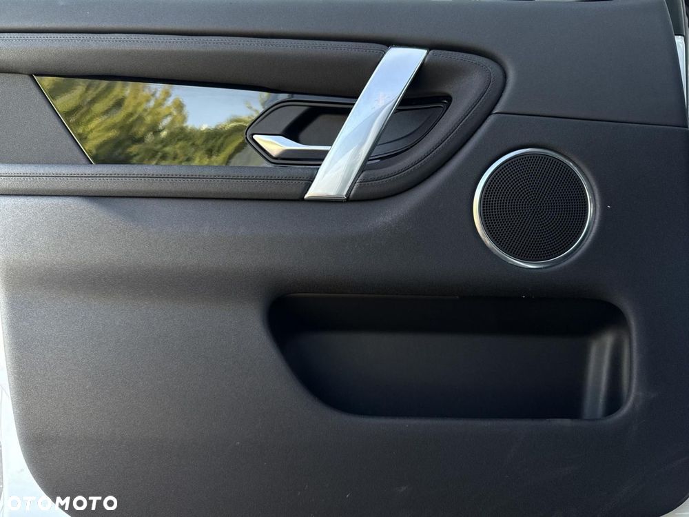 Land Rover Discovery Sport - 11