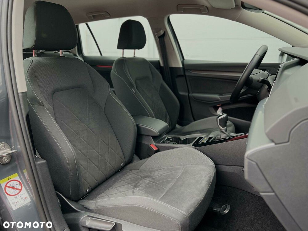 Volkswagen Golf VIII 1.5 TSI EVO Style - 17