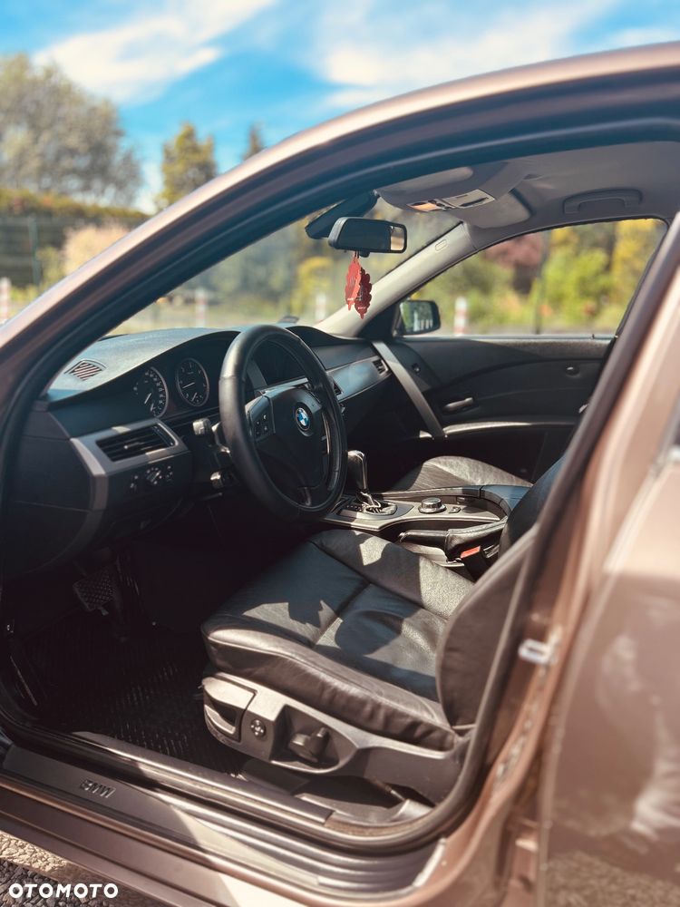 BMW Seria 5 525d - 8
