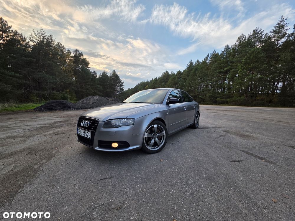 Audi A4 Limousine - 1