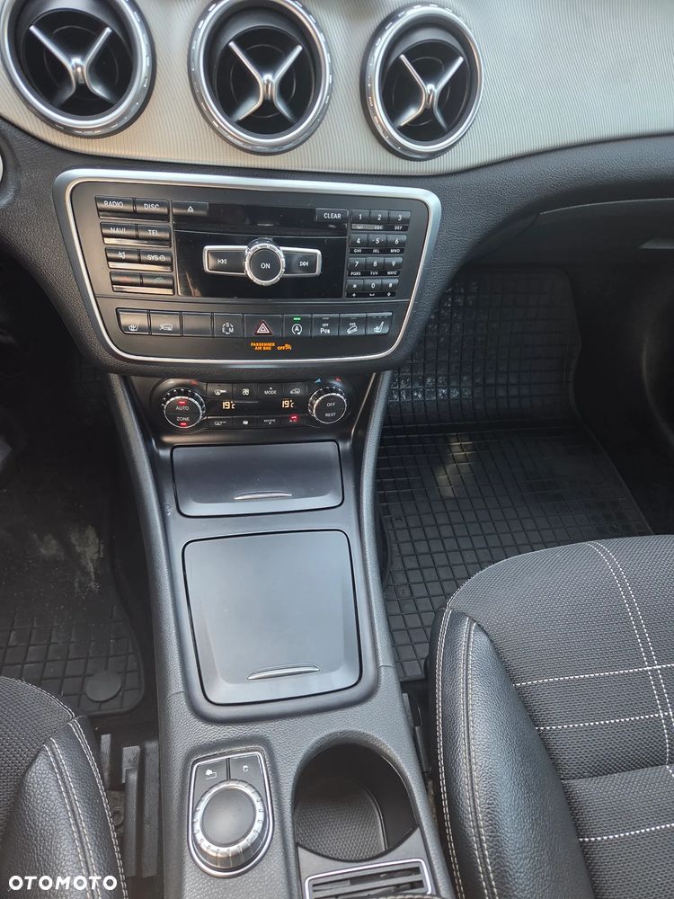 Mercedes-Benz GLA 250 4-Matic - 10
