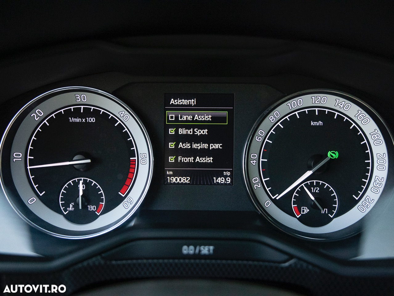 Skoda Superb 2.0 TDI DSG Sportline - 24