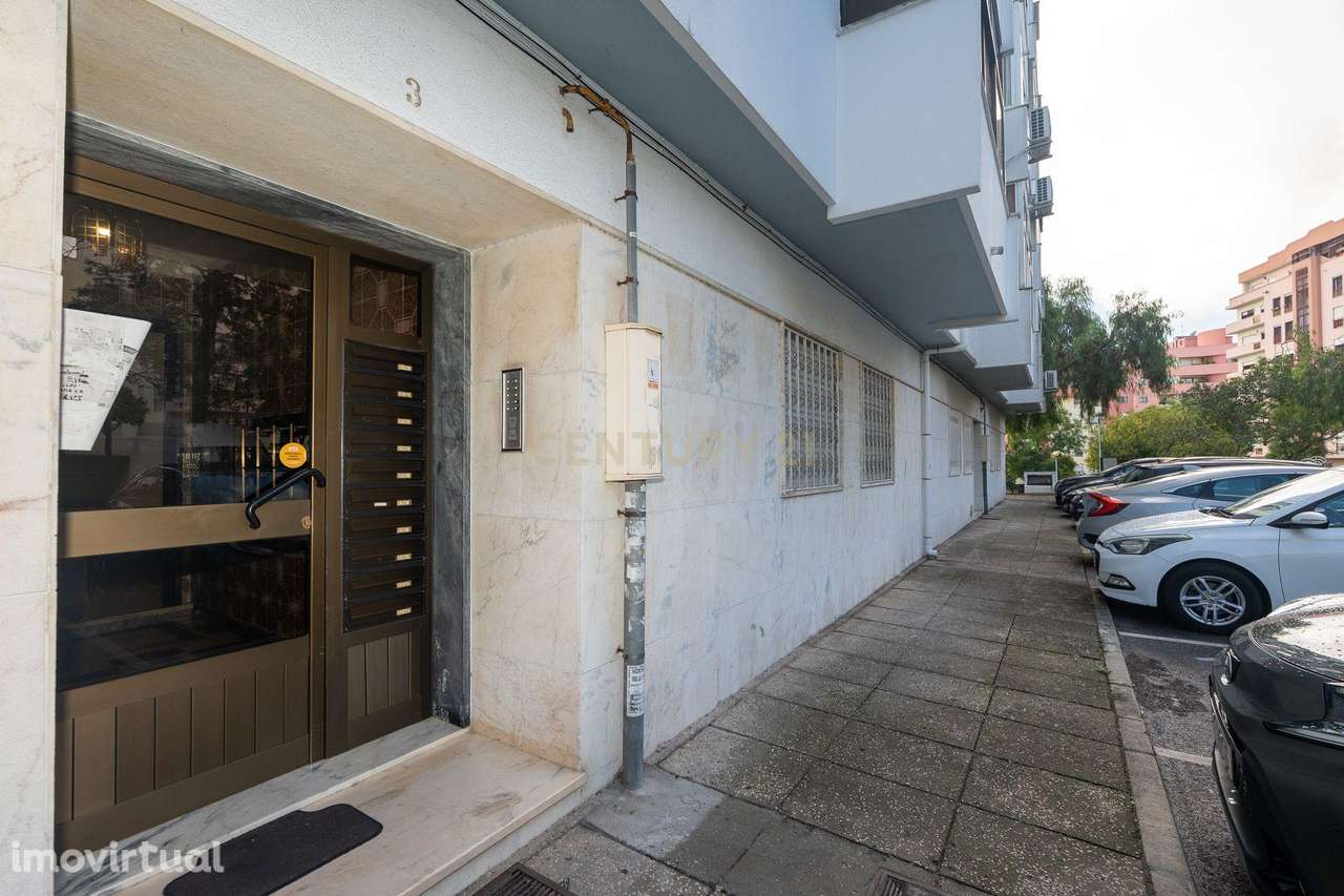 "Excelente apartamento T2 em ODIVELAS" - Grande imagem: 2/26