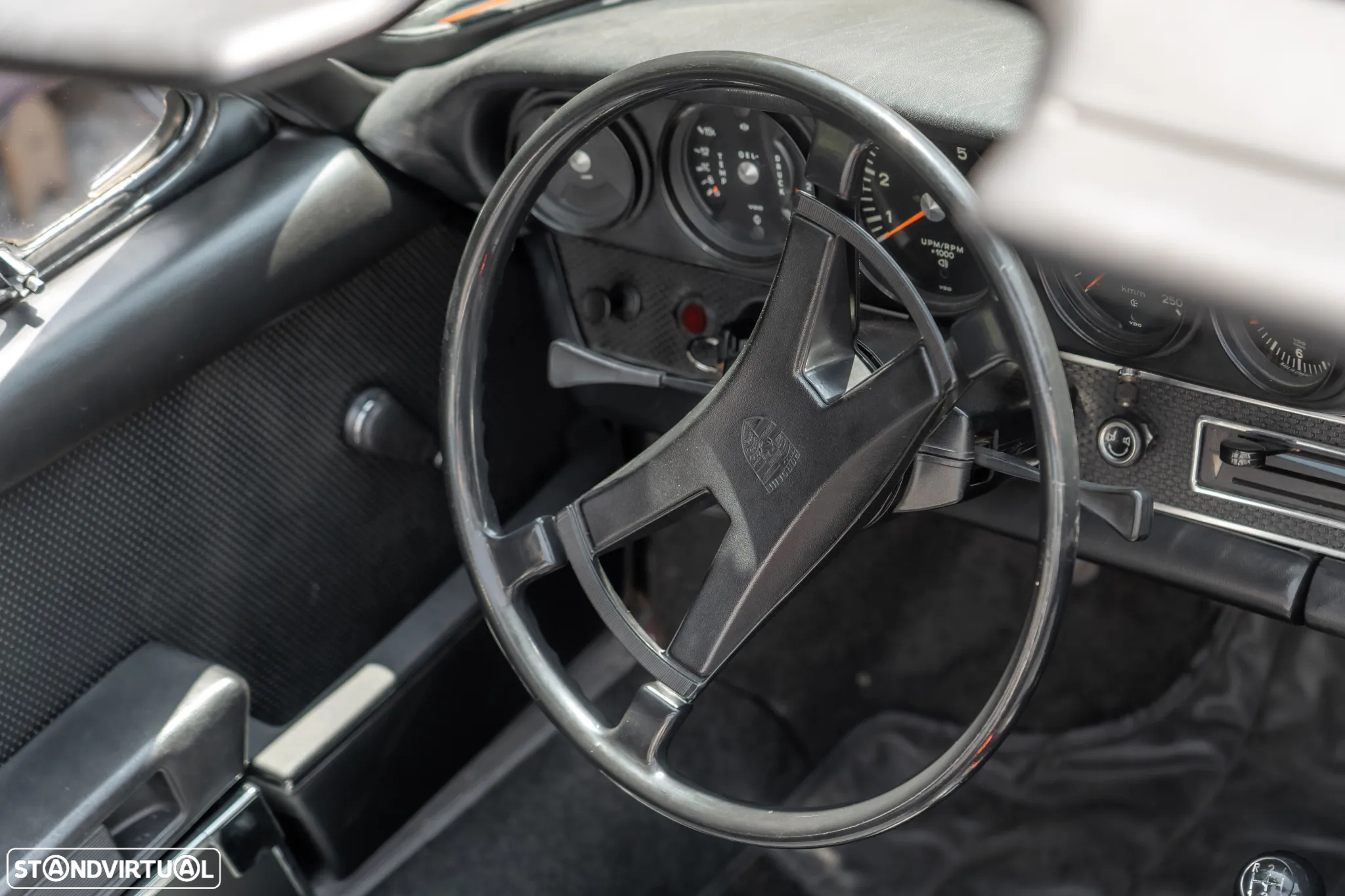 Porsche 911 Série F - 14