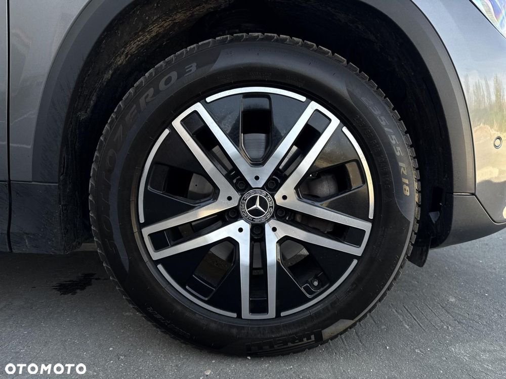 Mercedes-Benz GLA - 22