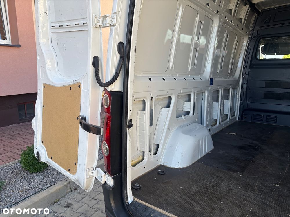 Volkswagen Crafter - 12
