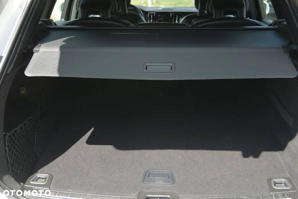 Volvo XC 60 D4 AWD R-Design - 17