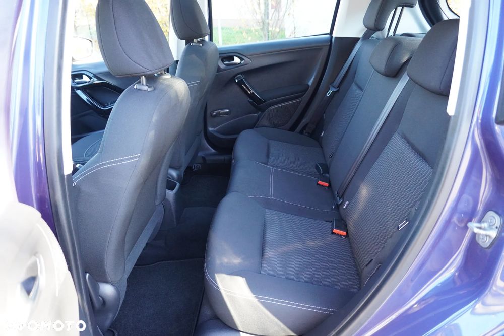Peugeot 208 1.2 PureTech Allure - 10