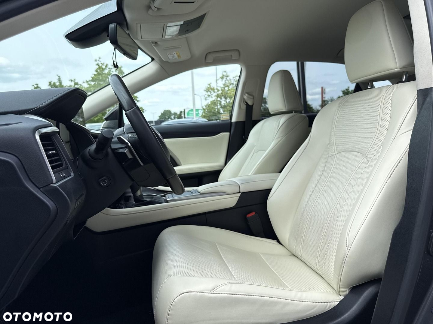 Lexus RX - 11