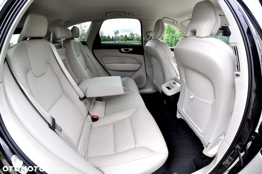 Volvo XC 60 B4 D Geartronic RDesign - 32