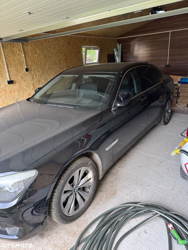 BMW Seria 7 740i - 2