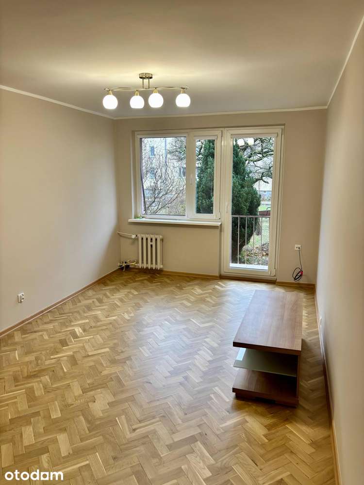 Jasne i funkcjonalne, 3-pokojowe mieszkanie z oddzielną kuchnią.