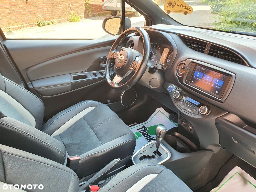Toyota Yaris 1.5 VVT-i GR Sport - 10