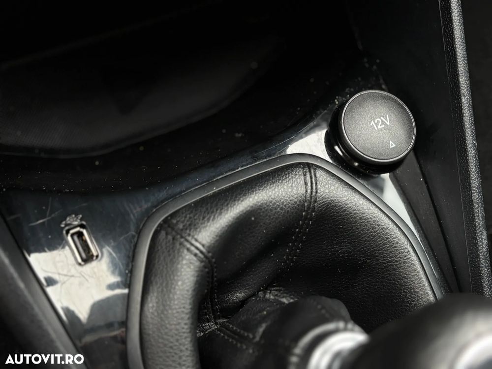 Ford Fiesta 1.0 EcoBoost Trend - 24