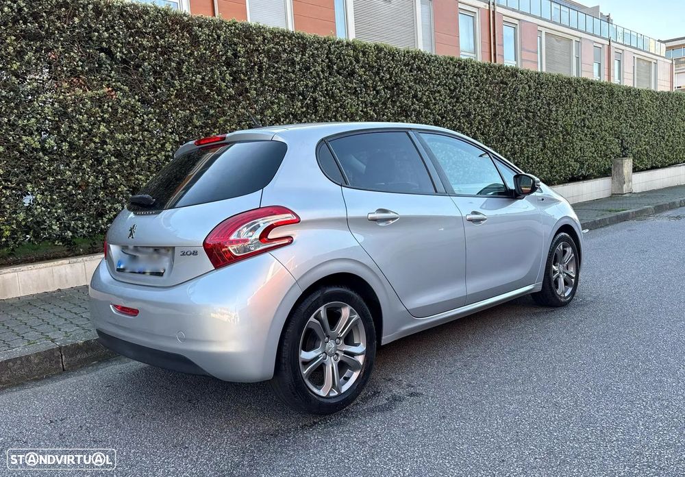 Peugeot 208 1.4 HDi SE Style - 4