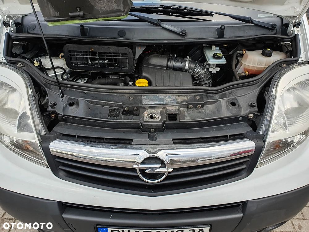 Opel Vivaro - 8