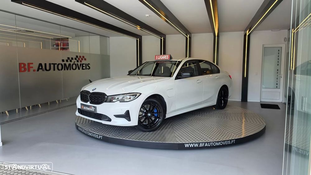 BMW 330 e Line Sport Auto - 3