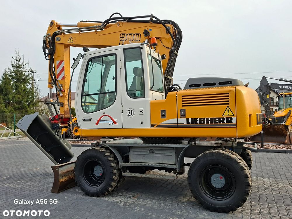 Liebherr LIEBHERR A900 - 11