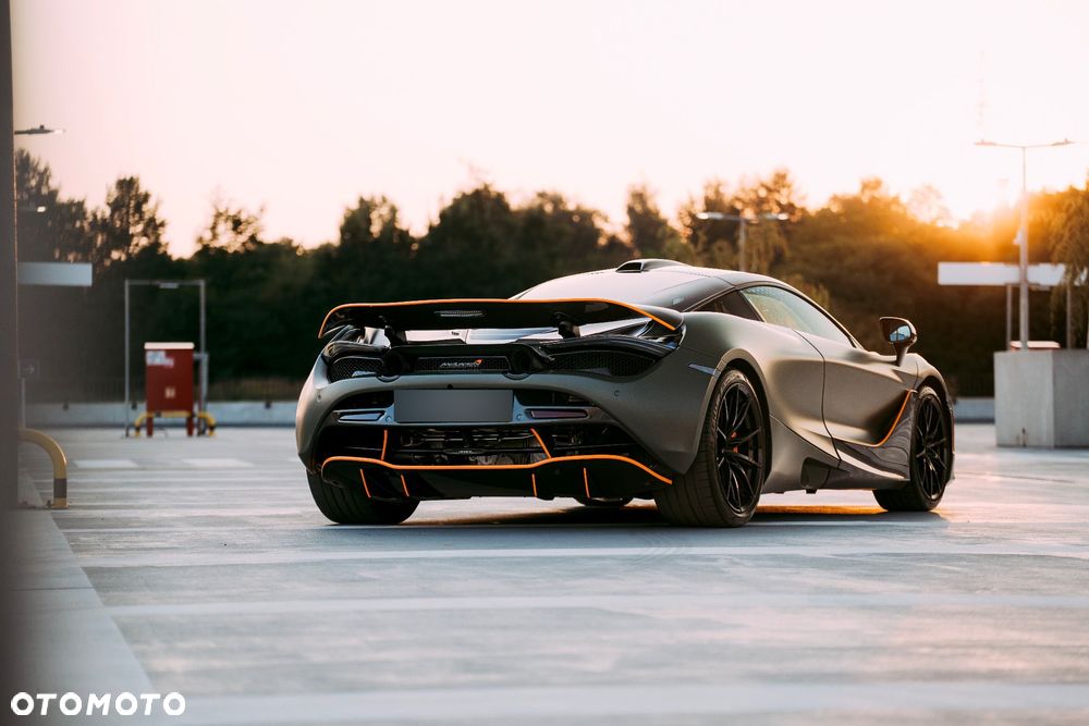 McLaren 720S Coupe - 10