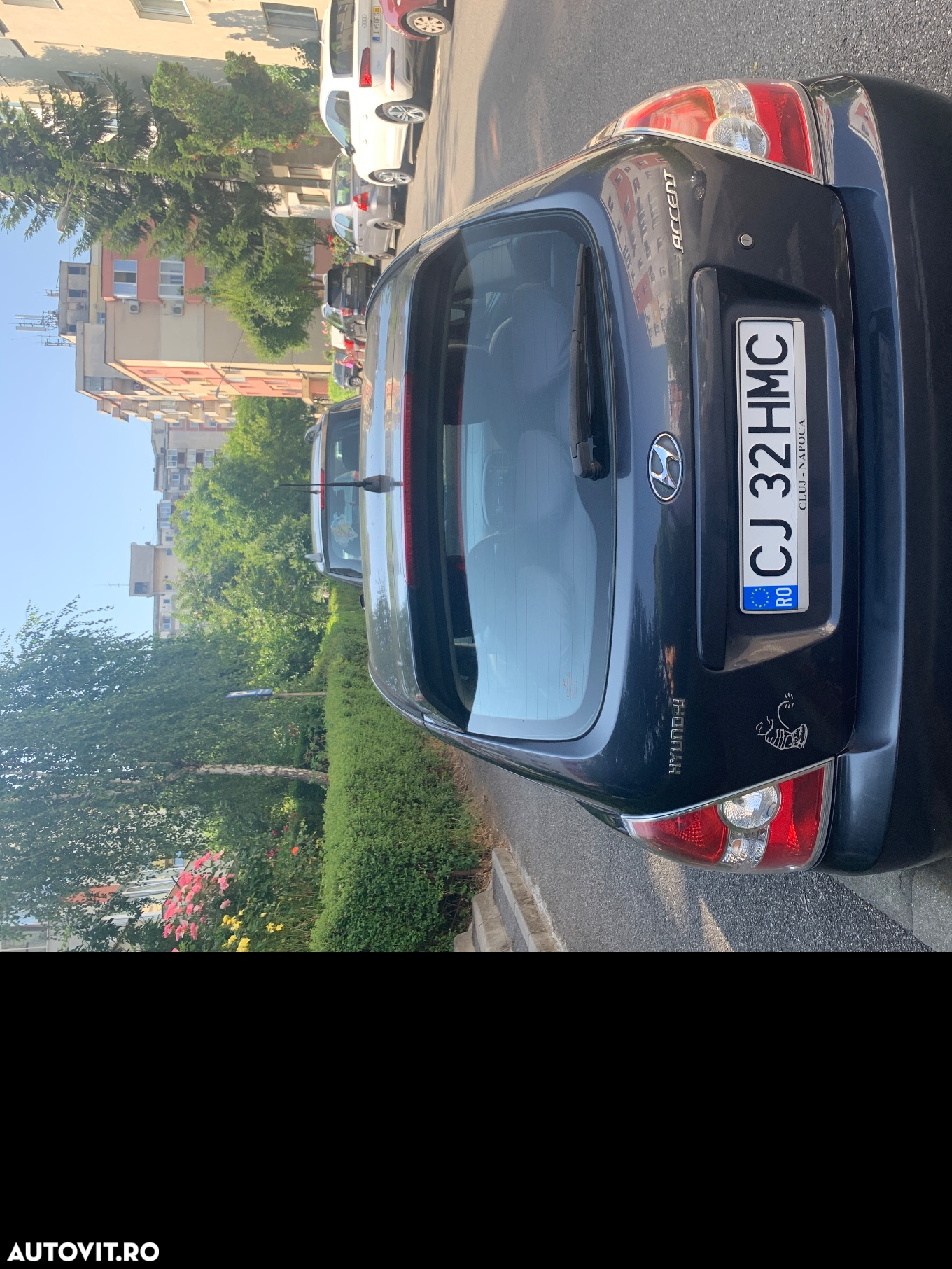 Hyundai Accent - 4