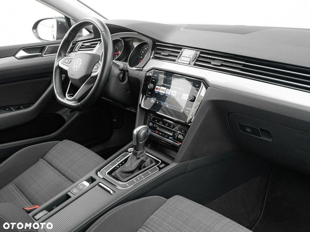 Volkswagen Passat - 30