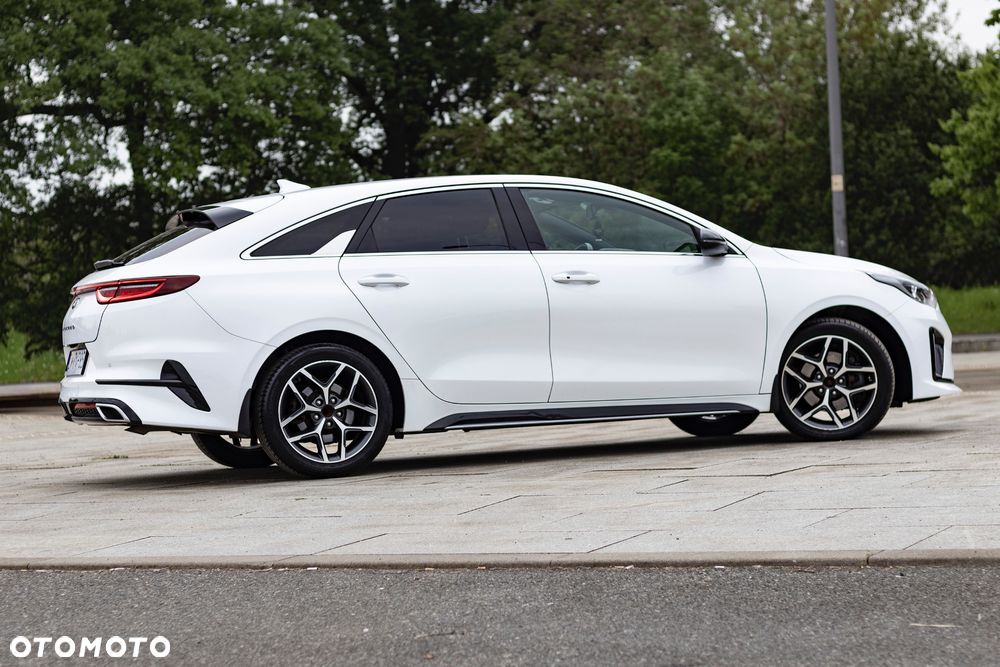 Kia ProCeed - 17