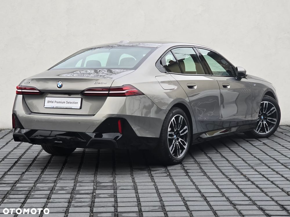 BMW Seria 5 520d xDrive - 3