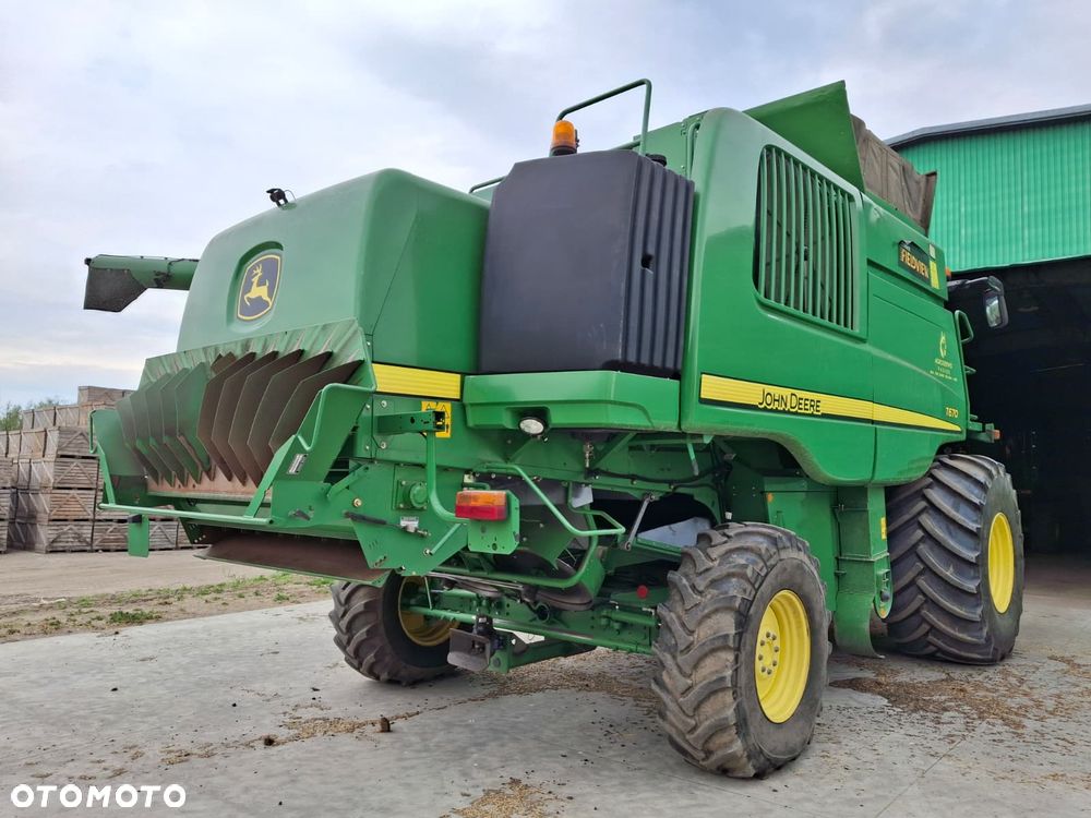 John Deere T670 - 2