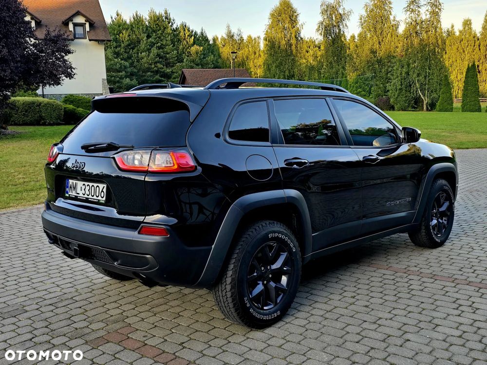 Jeep Cherokee - 8
