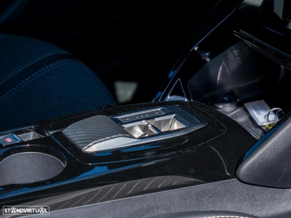 Peugeot e-2008 54 kWh Allure - 19
